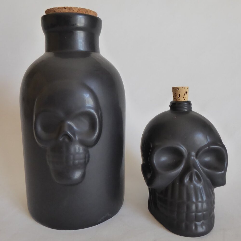 NEW GOTHIC HALLOWEEN BLACK SKULL CERAMIC LIDDED COOKIE JAR & CANISTERS SET - Picture 9 of 14